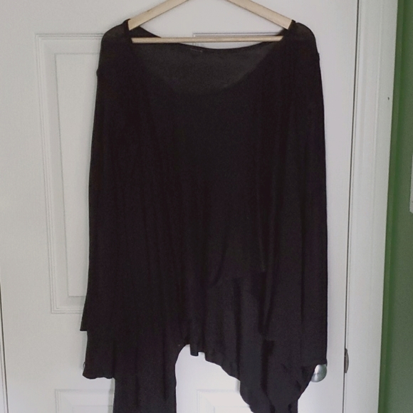 Asymmetrical sweater - Picture 1 of 2